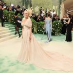 pamela-anderson-attends-her-first-met-gala-ever-back-to-wearing-makeup