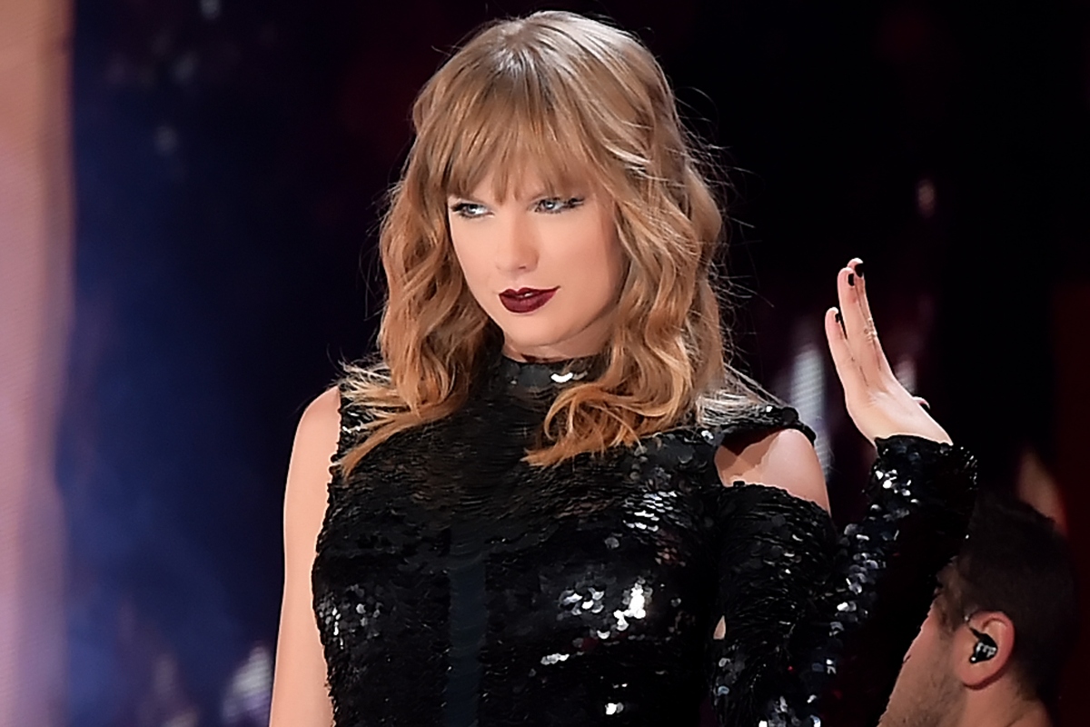 paris-venue-breaks-silence-after-baby-on-floor-at-taylor-swift-concert-goes-viral