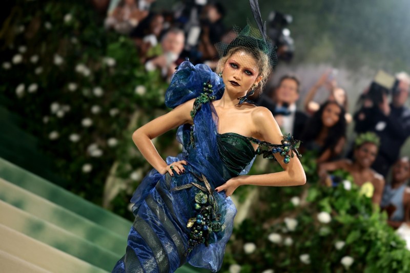 zendaya-sets-internet-on-fire-with-2024-met-gala-look