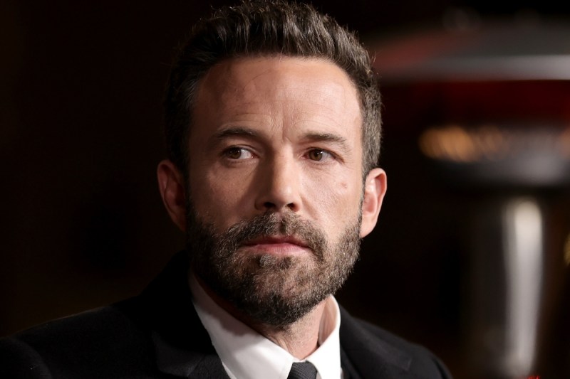 ben-affleck-screams-at-paparazzi-outside-jennifer-lopezs-home-amid-marital-woes