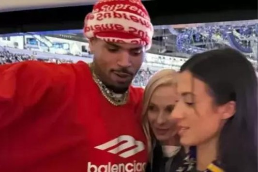 bianca-censoris-sister-angelina-spotted-hanging-with-chris-brown