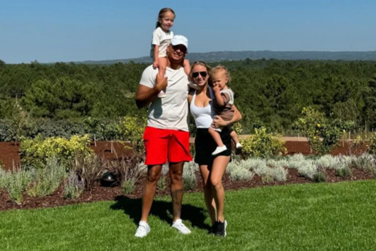Brittany Mahomes, 3YearOld Daughter Hit Beach in Matching Swimsuits