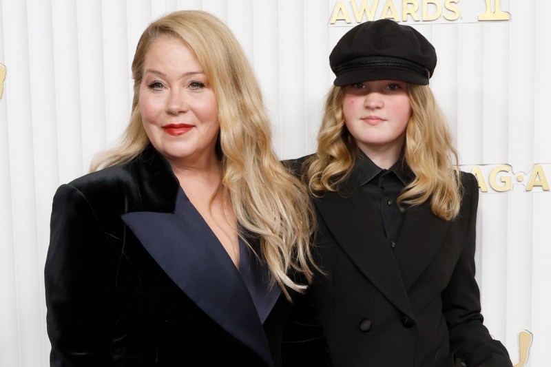 christina-applegates-13-year-old-daughter-diagnosed-with-pots