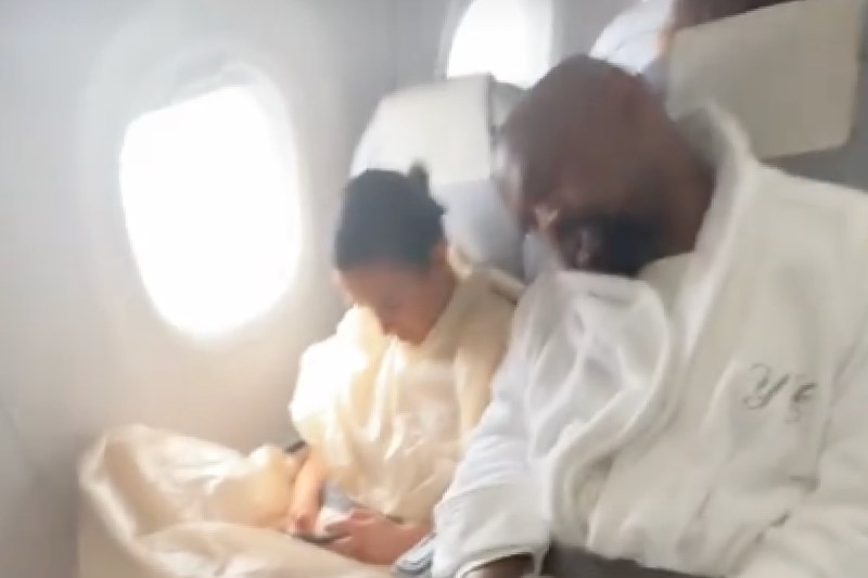 kanye-west-flies-economy-with-wife-bianca-censori-after-losing-billionaire-status-in-video