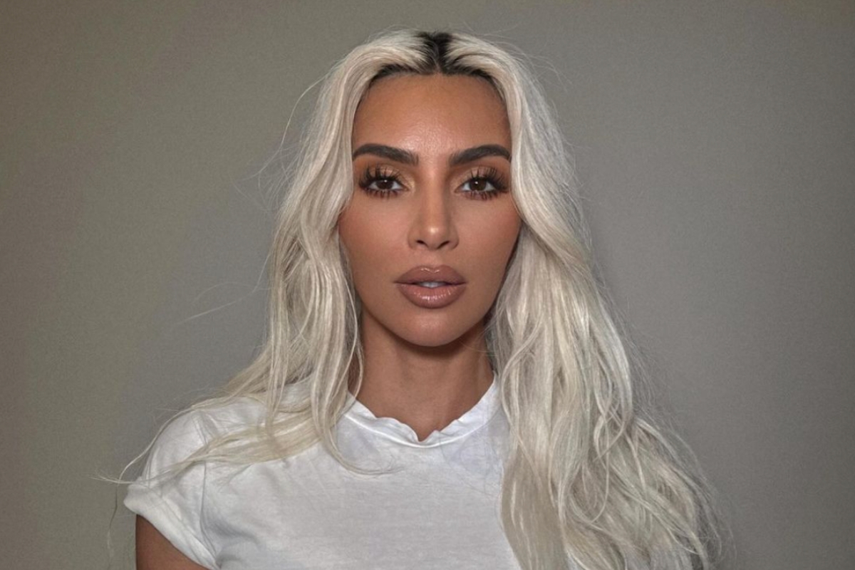 kim-kardashian-goes-braless-in-a-white-t-shirt-while-out-in-los-angeles
