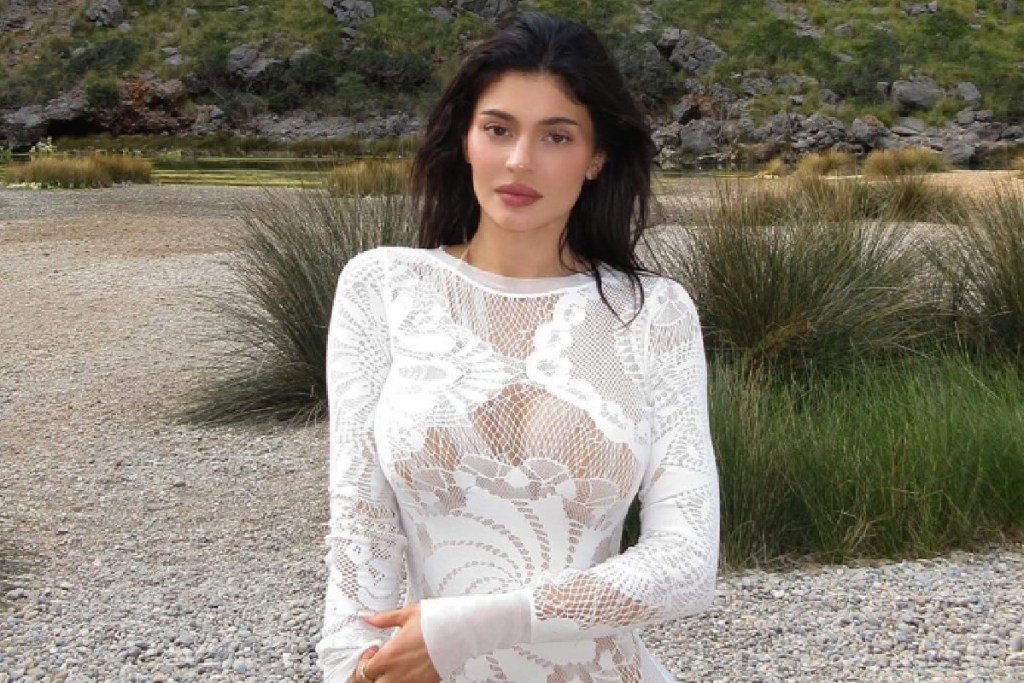 kylie-jenner-bares-all-in-red-bikini-while-enjoying-yacht-trip-white