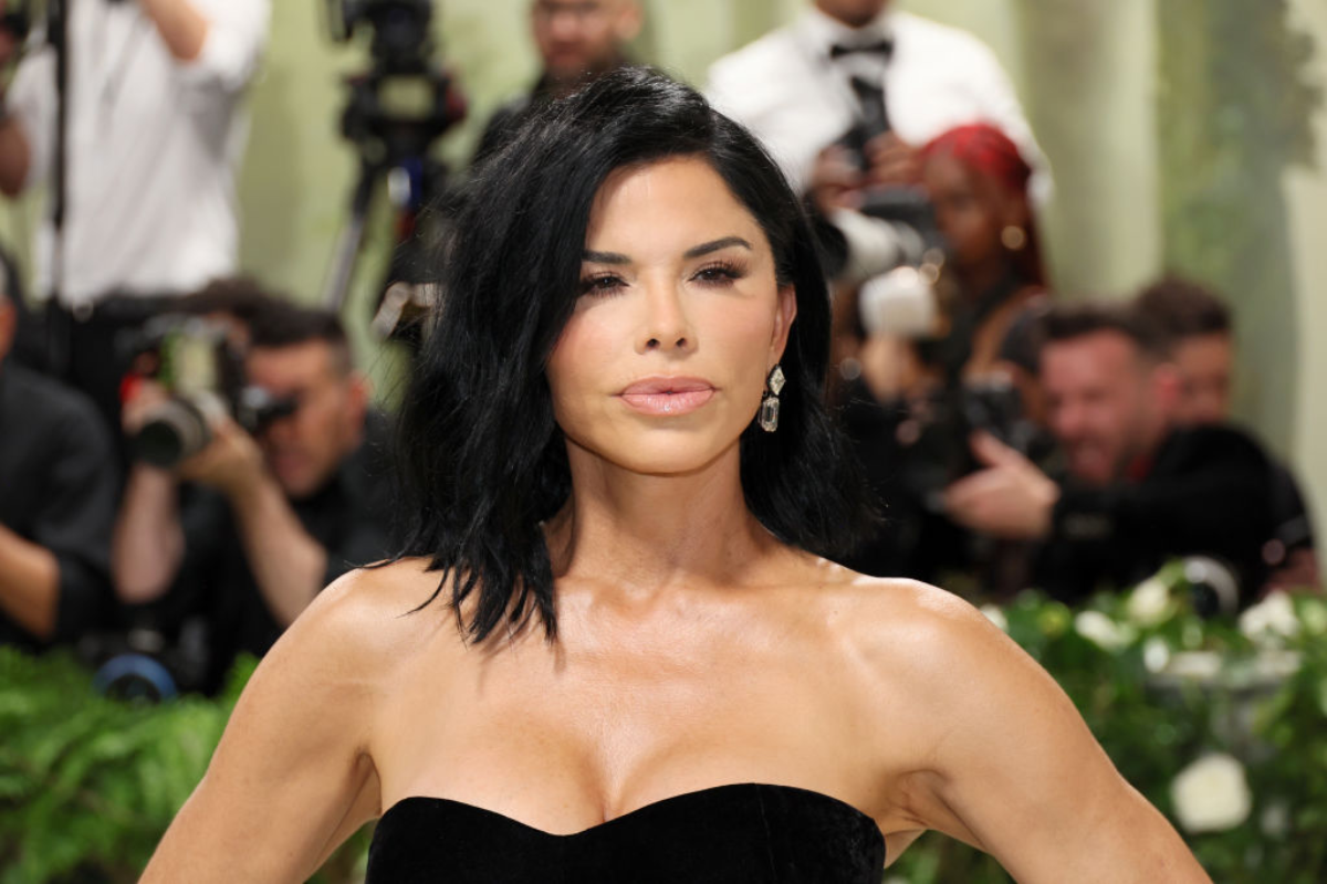 lauren-sanchez-sports-tiny-gold-bikini-while-jet-skiing-with-jeff-bezos