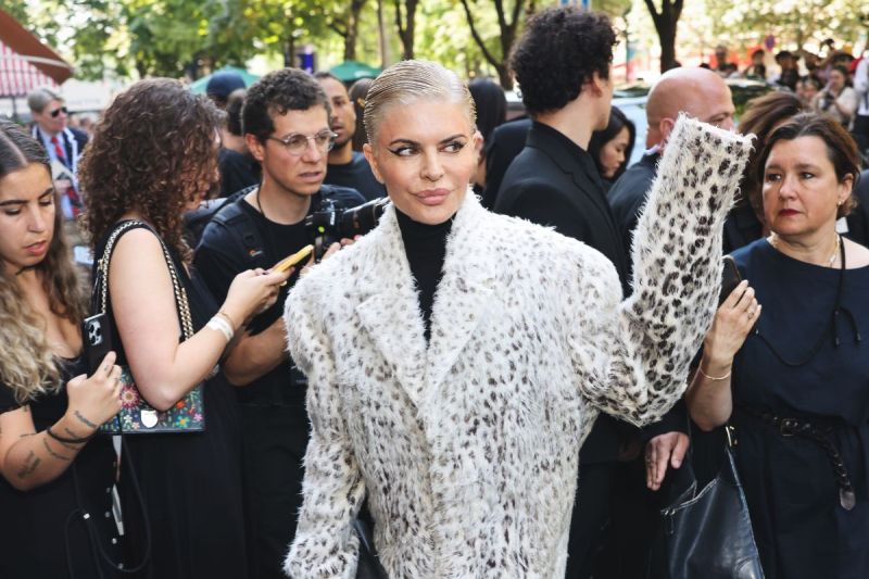 lisa-rinna-roasted-for-wild-new-hairstyle-albert-einstein-if-he-slayed