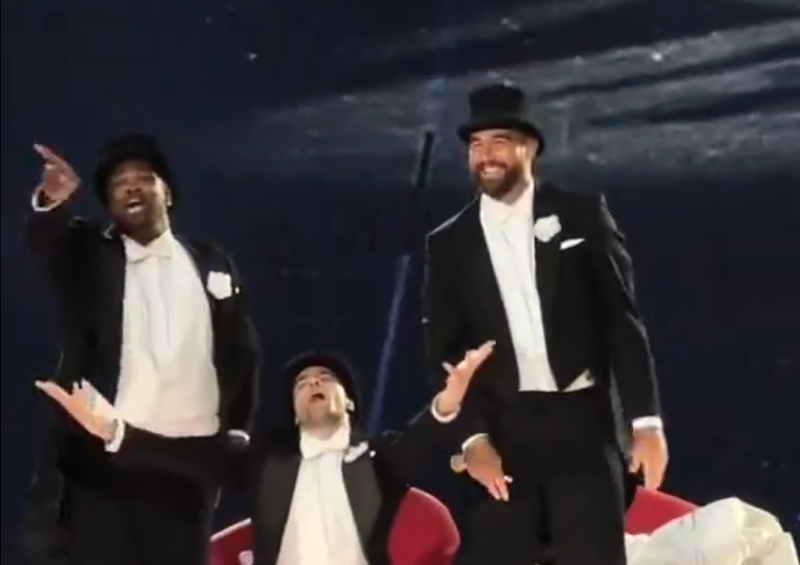 travis-kelce-joins-taylor-swift-on-stage-for-surprise-eras-tour-performance