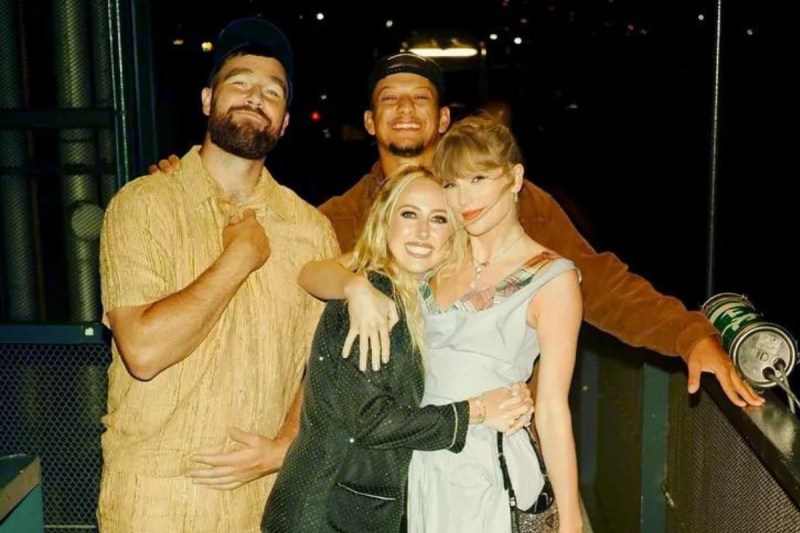 Brittany Mahomes Double Date With Taylor Swift and Travis Kelce(01)