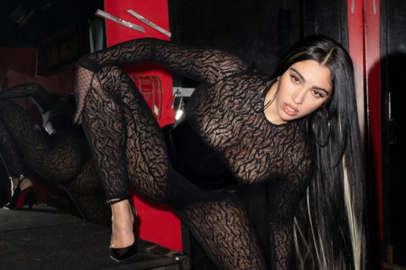 madonnas-daughter-lourdes-stuns-in-all-black-bodysuit