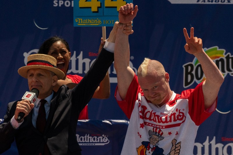 nick-wehry-accused-of-cheating-in-nathans-hot-dog-eating-contest