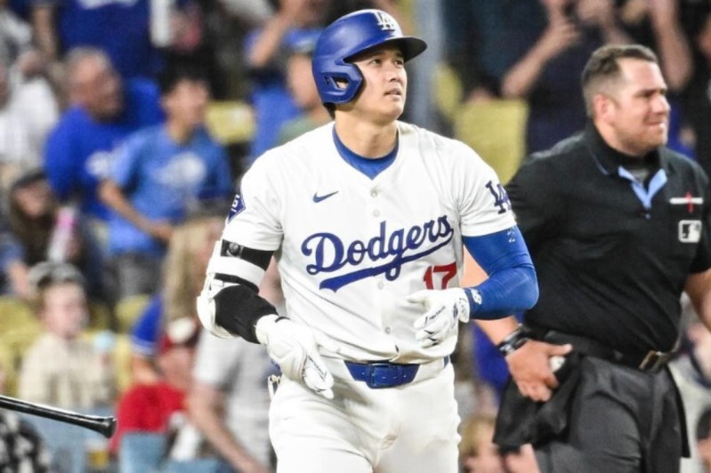 shohei-ohtani-smashes-112-mph-home-run-hits-kid-in-face