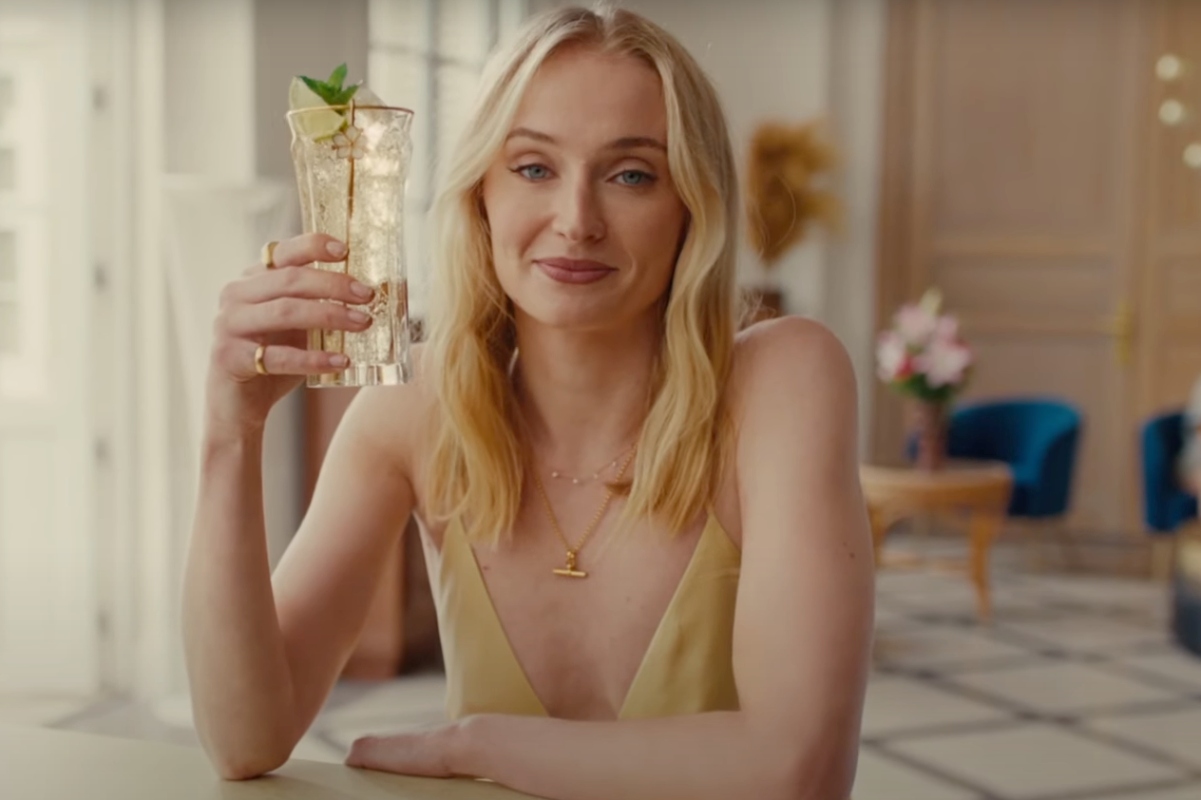 sophie-turner-jokes-about-dating-in-new-ad-following-joe-jonas-divorce-drama