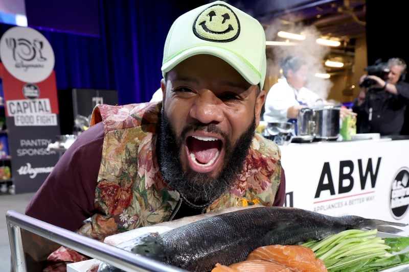 top-chef-star-justin-sutherland-arrested-after-threatening-to-shoot-girlfriend