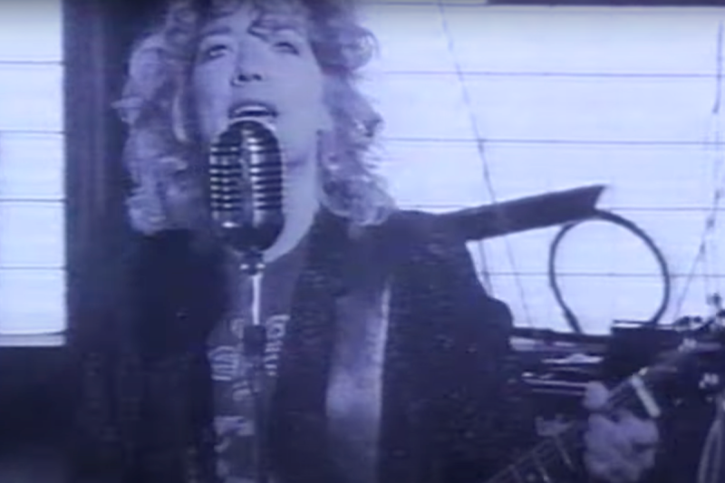 zuzus-petals-singer-and-author-laurie-lindeen-dies-at-62