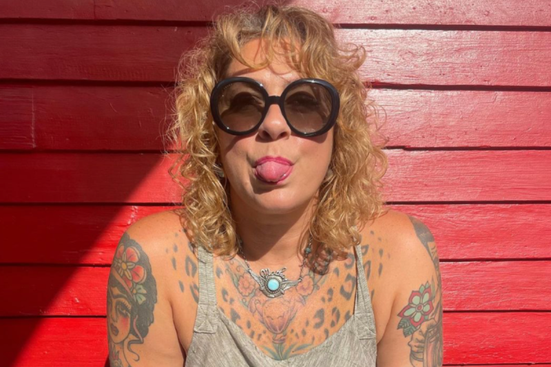 american-pickers-star-danielle-colby-addresses-death-hoax-in-sassy-social-media-post