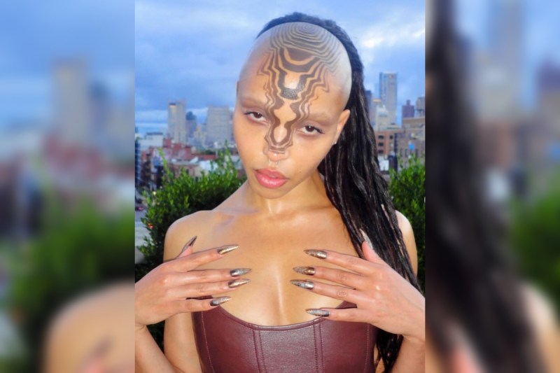 fka-twigs-rocks-crazy-hair-accessory-at-the-crow-world-premiere-in-new-york-city