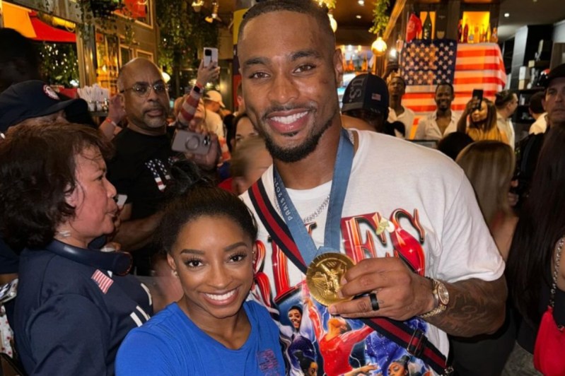 jonathan-owens-simone-biles-husband-trolled-for-wearing-olympians-gold-medal