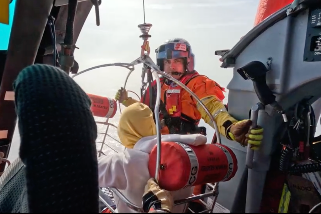 coast-guard-rescues-8