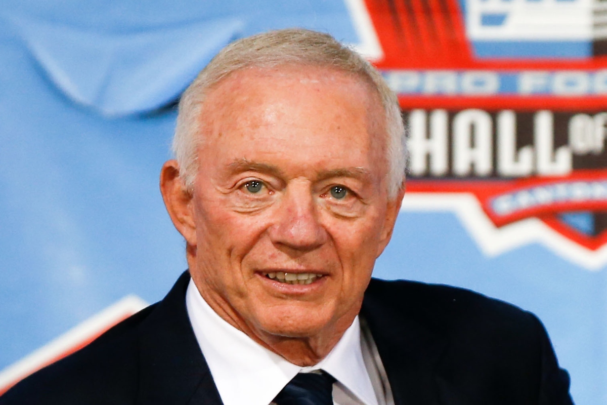dallas-cowboys-owner-jerry-jones-makes-wild-nsfw-comment-about-player-on-jamie-foxxs-livestream