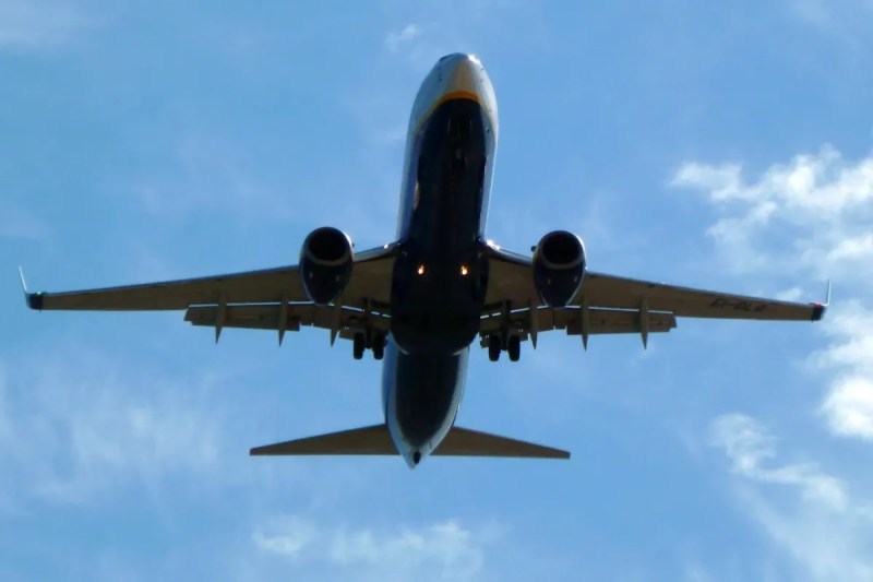 flight-forced-to-make-emergency-landing-after-first-class-passenger-starts-vaping