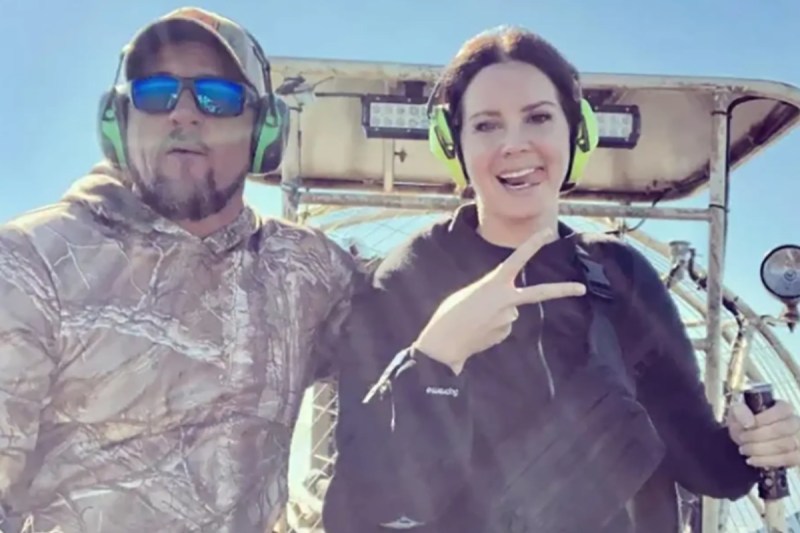 lana-del-rey-marries-alligator-tour-guide-jeremy-dufrene