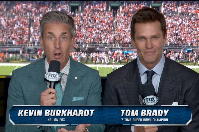 tom-brady-roasted-by-nfl-fans-for-absolutely-atrocious-broadcast-debut