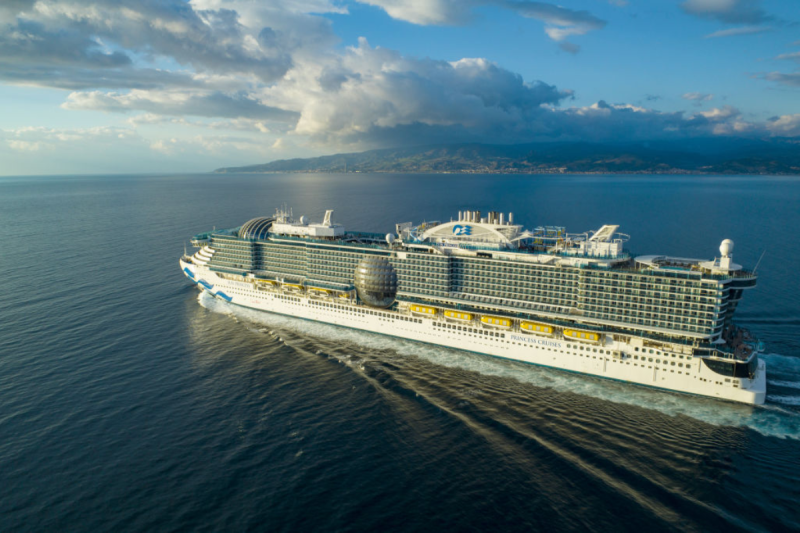 cruise-passengers-airlifted-from-ship-off-florida-coast-ahead-of-hurricane-milton