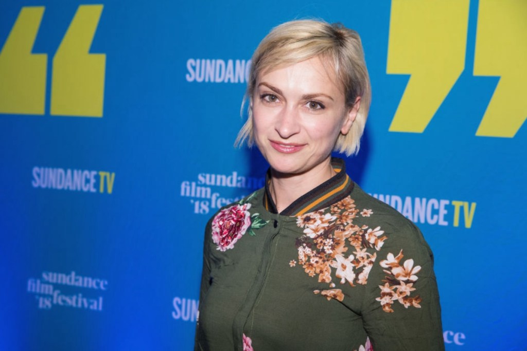 crowd-gasps-at-rust-premiere-over-shooting-scene-eerily-similar-to-halyna-hutchins-death