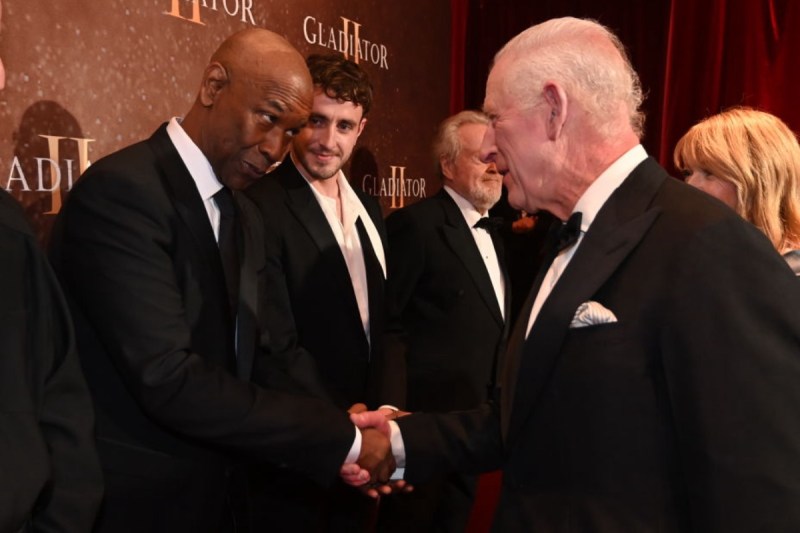 denzel-washingtons-awkward-encounter-with-king-charles-caught-on-video