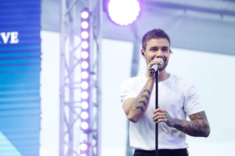 liam-paynes-friend-a-hotel-employee-and-alleged-drug-dealer-reportedly-charged-in-singers-death