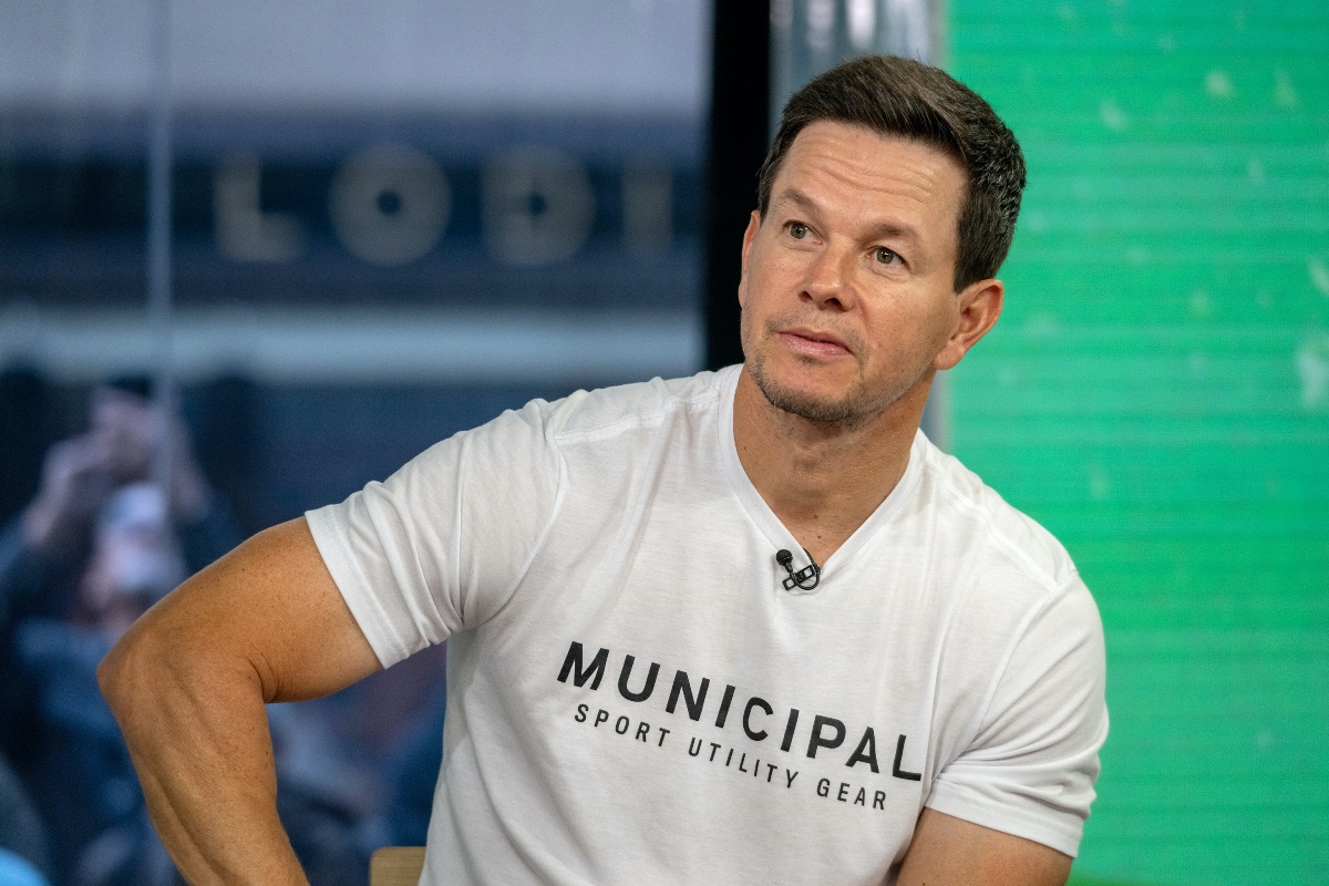 mark-wahlbergs-restaurant-catches-on-fire-in-crazy-video