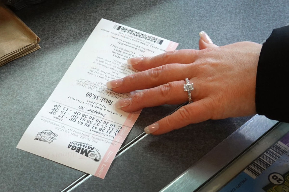 woman-wins-1-million-lottery-prize-after-finding-forgotten-ticket-in-her-purse