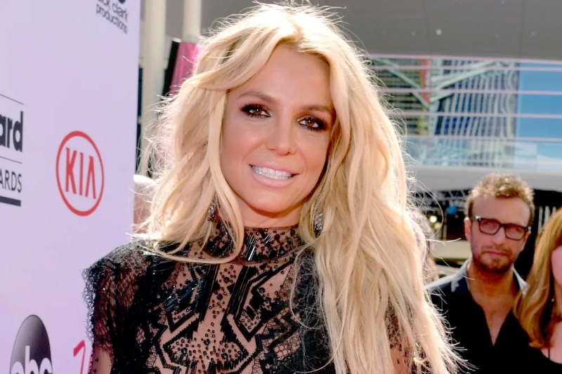 britney-spears-reunites-son-new-video-best-christmas-my-life