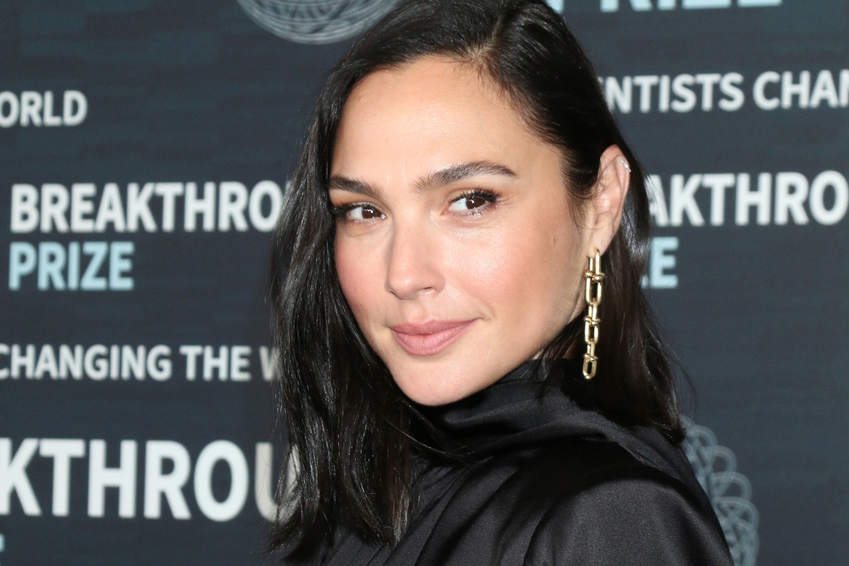 gal-gadot-reveals-health-scare-prompted-surgery-pregnant