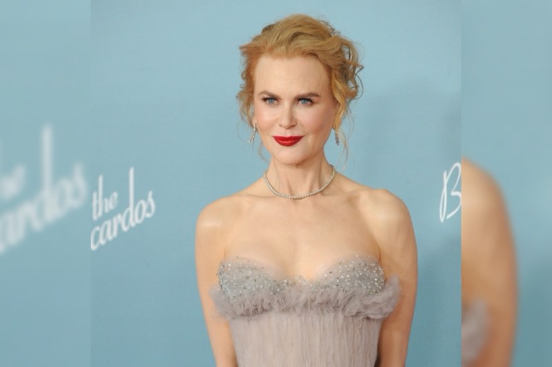 nicole-kidman-stuns-at-57-in-skintight-wetsuit-on-beach