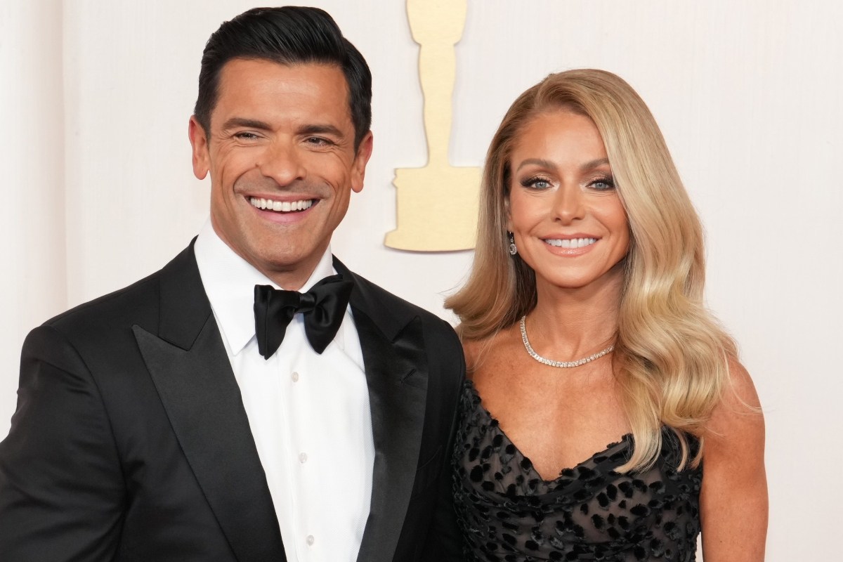See Inside Kelly Ripa and Mark Consuelos' 'Sexy and Peaceful' New York ...