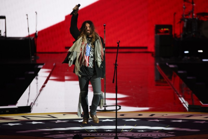 billy-ray-cyrus-family-public-plea-singer-liberty-ball-performance