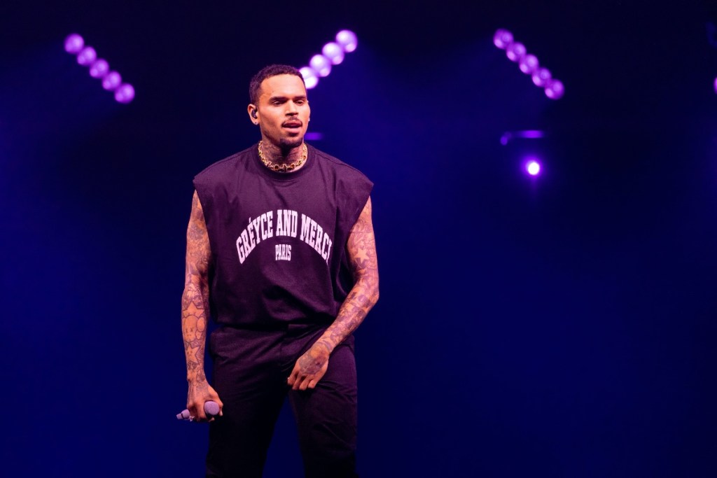chris-brown-files-500-million-lawsuit-against-discovery-over-a-history-of-violence-show