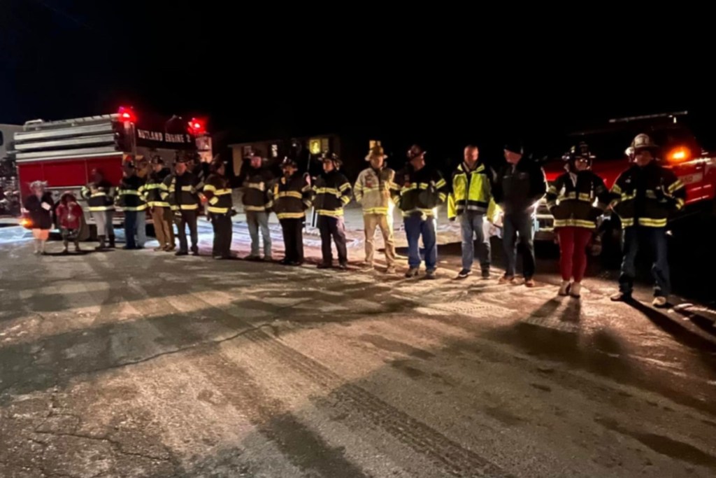 firefighters-wife-and-newborn-twins-die-after-she-suffered-a-medical-emergency-while-pregnant