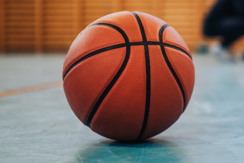 high-school-basketball-player-saves-opponents-life-after-he-collapses-on-court