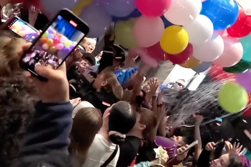 hospitalized-including-children-lego-display-collapses