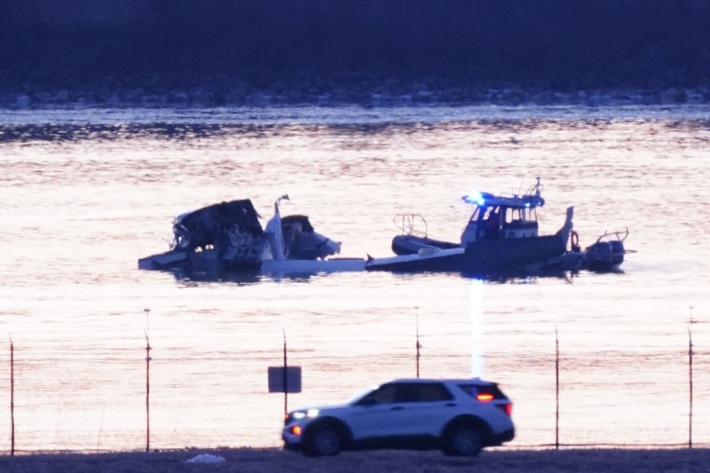 husband-of-passenger-on-crashed-american-airlines-flight-just-praying-for-her-rescue