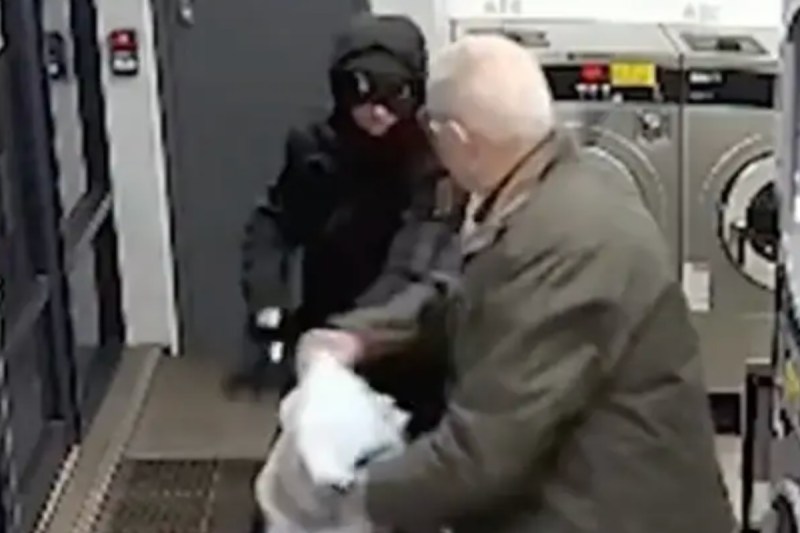 British man fights off mugger at laundromat. (photo: @ABC / X)