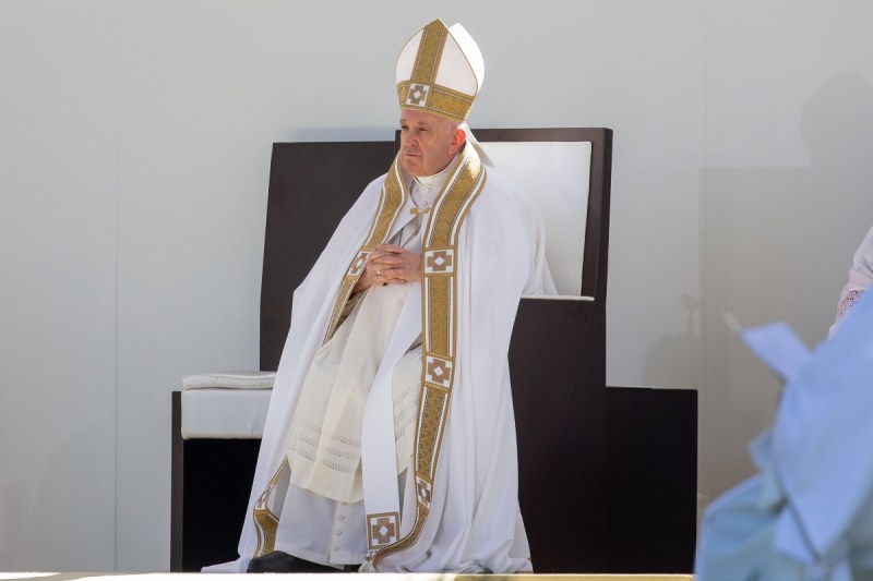 pope-francis-injured-dangerous-fall