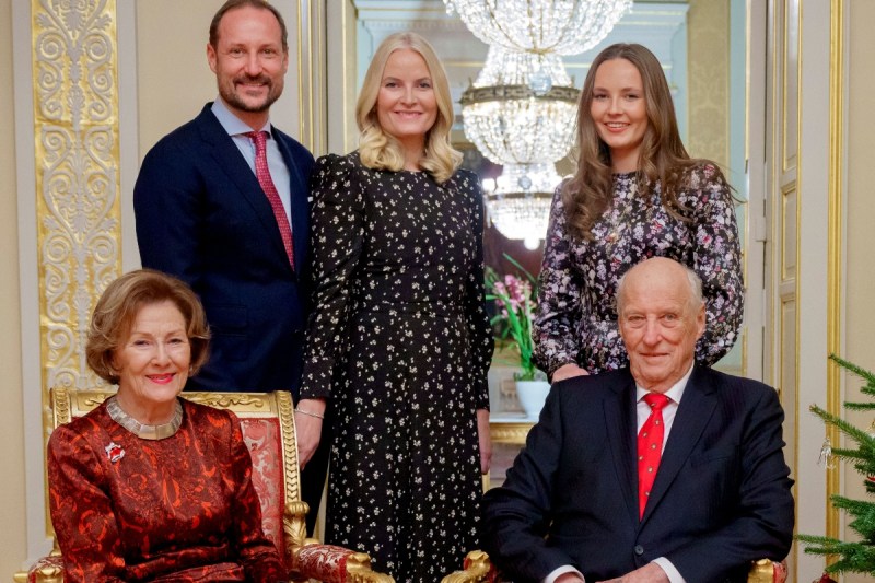 queen-sonja-norway-hospitalized-ski-accident