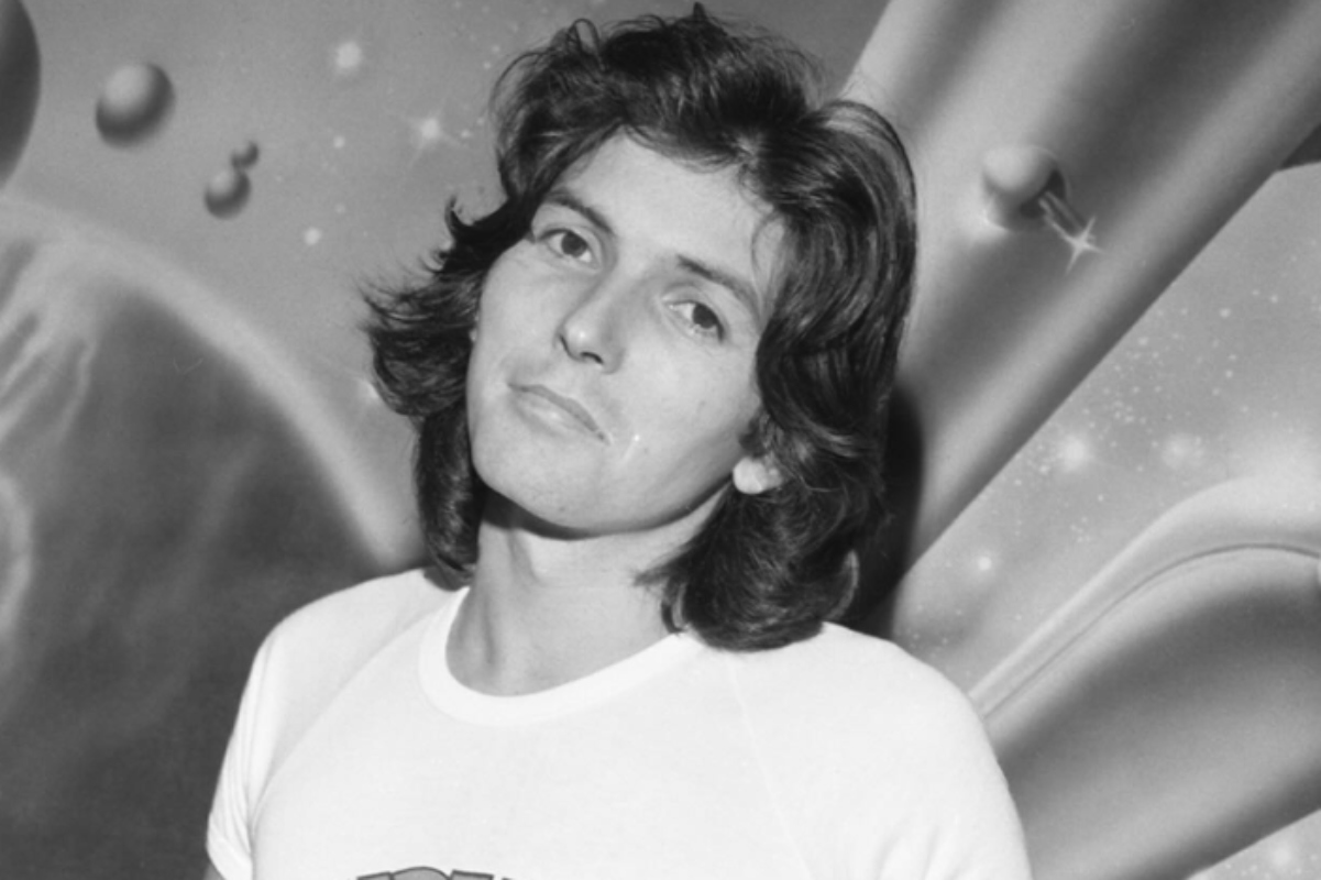 radio-icon-arnold-frolows-dead-74