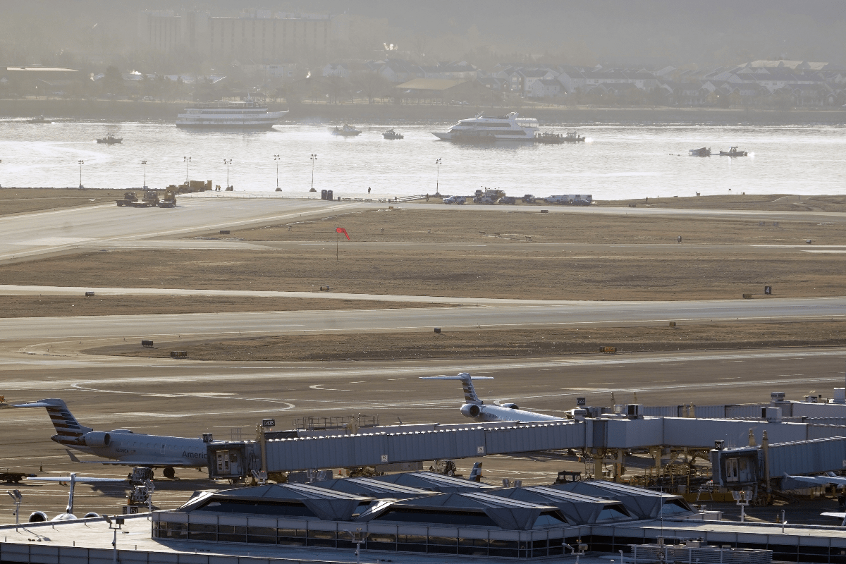 Ronald Reagan Airport Shut Down in Wake of American Airlines Collision