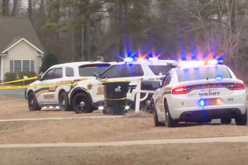 son-holds-man-who-allegedly-killed-his-parents-at-gunpoint-until-cops-arrive